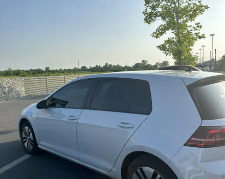 Белый Фольксваген e-Golf, объемом двигателя 0 л и пробегом 156 тыс. км за 12300 $, фото 2 на Automoto.ua