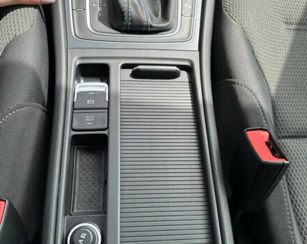 Белый Фольксваген e-Golf, объемом двигателя 0 л и пробегом 126 тыс. км за 12700 $, фото 7 на Automoto.ua