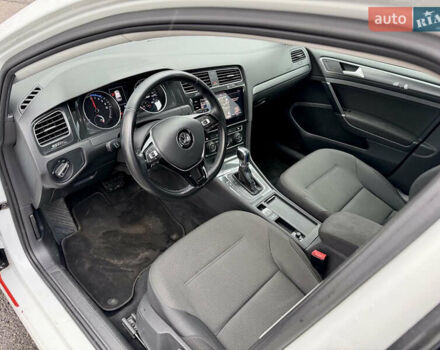 Білий Фольксваген e-Golf, об'ємом двигуна 0 л та пробігом 90 тис. км за 12950 $, фото 9 на Automoto.ua