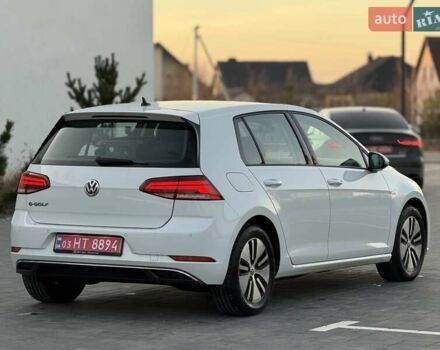 Белый Фольксваген e-Golf, объемом двигателя 0 л и пробегом 127 тыс. км за 11599 $, фото 16 на Automoto.ua