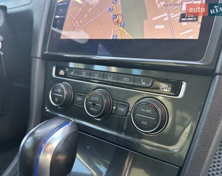 Білий Фольксваген e-Golf, об'ємом двигуна 0 л та пробігом 126 тис. км за 11900 $, фото 51 на Automoto.ua