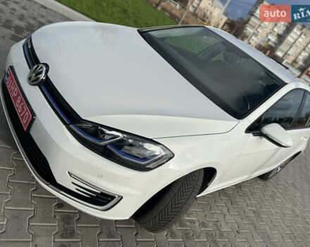 Белый Фольксваген e-Golf, объемом двигателя 0 л и пробегом 56 тыс. км за 13200 $, фото 2 на Automoto.ua