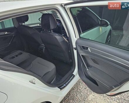 Білий Фольксваген e-Golf, об'ємом двигуна 0 л та пробігом 112 тис. км за 15950 $, фото 23 на Automoto.ua