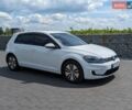 Белый Фольксваген e-Golf, объемом двигателя 0 л и пробегом 160 тыс. км за 14000 $, фото 1 на Automoto.ua