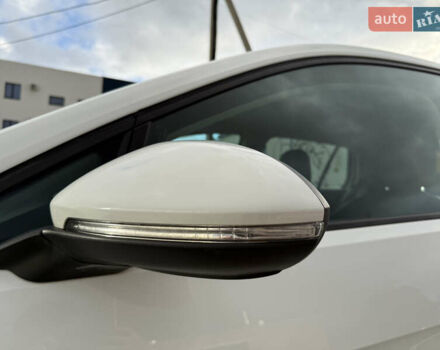 Белый Фольксваген e-Golf, объемом двигателя 0 л и пробегом 84 тыс. км за 14200 $, фото 18 на Automoto.ua