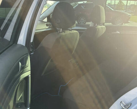 Белый Фольксваген e-Golf, объемом двигателя 0 л и пробегом 156 тыс. км за 12300 $, фото 8 на Automoto.ua