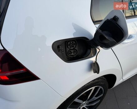 Білий Фольксваген e-Golf, об'ємом двигуна 0 л та пробігом 139 тис. км за 12999 $, фото 21 на Automoto.ua