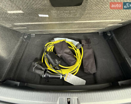 Белый Фольксваген e-Golf, объемом двигателя 0 л и пробегом 84 тыс. км за 14200 $, фото 95 на Automoto.ua