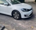 Белый Фольксваген e-Golf, объемом двигателя 0 л и пробегом 0 тыс. км за 0 $, фото 9 на Automoto.ua