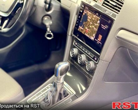 Білий Фольксваген e-Golf, об'ємом двигуна 0.14 л та пробігом 90 тис. км за 12950 $, фото 11 на Automoto.ua