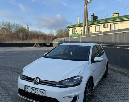 Белый Фольксваген e-Golf, объемом двигателя 0 л и пробегом 96 тыс. км за 15500 $, фото 1 на Automoto.ua