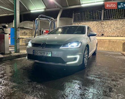 Белый Фольксваген e-Golf, объемом двигателя 0 л и пробегом 167 тыс. км за 13500 $, фото 1 на Automoto.ua