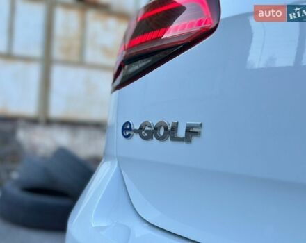 Білий Фольксваген e-Golf, об'ємом двигуна 0 л та пробігом 71 тис. км за 12500 $, фото 17 на Automoto.ua