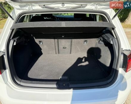 Белый Фольксваген e-Golf, объемом двигателя 0 л и пробегом 77 тыс. км за 14500 $, фото 38 на Automoto.ua