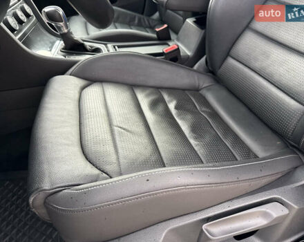 Белый Фольксваген e-Golf, объемом двигателя 0 л и пробегом 84 тыс. км за 14200 $, фото 61 на Automoto.ua