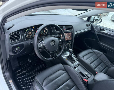 Білий Фольксваген e-Golf, об'ємом двигуна 0 л та пробігом 127 тис. км за 14900 $, фото 51 на Automoto.ua