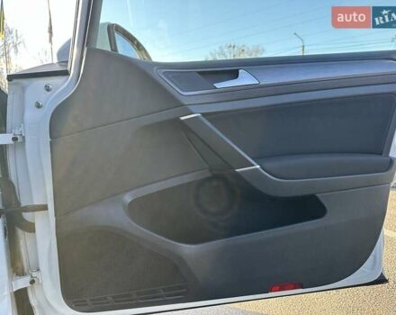 Білий Фольксваген e-Golf, об'ємом двигуна 0 л та пробігом 126 тис. км за 11900 $, фото 54 на Automoto.ua