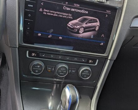 Белый Фольксваген e-Golf, объемом двигателя 0 л и пробегом 160 тыс. км за 14000 $, фото 17 на Automoto.ua
