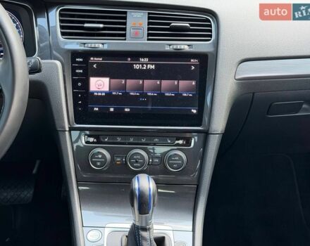 Білий Фольксваген e-Golf, об'ємом двигуна 0 л та пробігом 126 тис. км за 12650 $, фото 33 на Automoto.ua