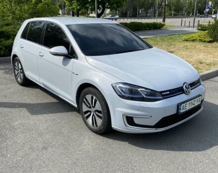 Белый Фольксваген e-Golf, объемом двигателя 0 л и пробегом 83 тыс. км за 14100 $, фото 5 на Automoto.ua