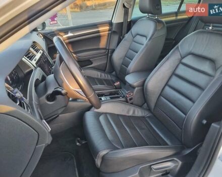Белый Фольксваген e-Golf, объемом двигателя 0 л и пробегом 78 тыс. км за 12950 $, фото 30 на Automoto.ua