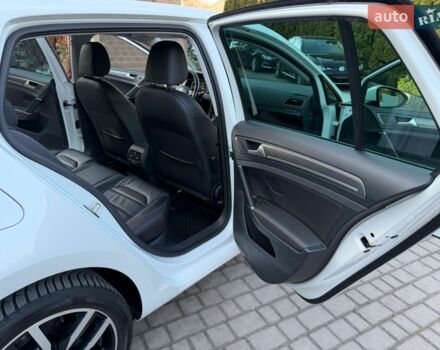 Білий Фольксваген e-Golf, об'ємом двигуна 0 л та пробігом 129 тис. км за 14900 $, фото 69 на Automoto.ua