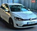 Белый Фольксваген e-Golf, объемом двигателя 0 л и пробегом 211 тыс. км за 12000 $, фото 2 на Automoto.ua