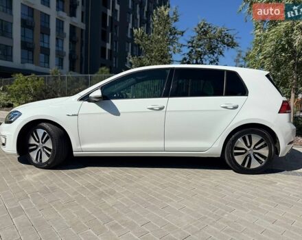 Білий Фольксваген e-Golf, об'ємом двигуна 0 л та пробігом 77 тис. км за 13300 $, фото 7 на Automoto.ua