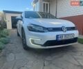 Белый Фольксваген e-Golf, объемом двигателя 0 л и пробегом 85 тыс. км за 15500 $, фото 12 на Automoto.ua