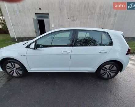 Белый Фольксваген e-Golf, объемом двигателя 0 л и пробегом 70 тыс. км за 13600 $, фото 2 на Automoto.ua