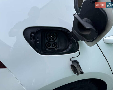 Белый Фольксваген e-Golf, объемом двигателя 0 л и пробегом 175 тыс. км за 12900 $, фото 2 на Automoto.ua
