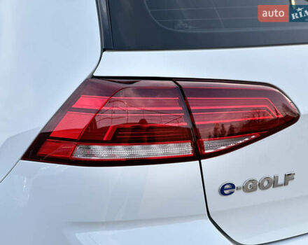 Белый Фольксваген e-Golf, объемом двигателя 0 л и пробегом 61 тыс. км за 14500 $, фото 5 на Automoto.ua