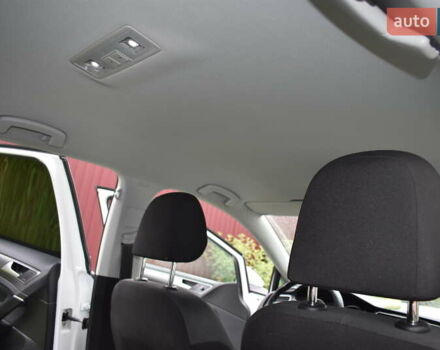 Белый Фольксваген e-Golf, объемом двигателя 0 л и пробегом 80 тыс. км за 14500 $, фото 16 на Automoto.ua