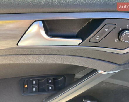 Белый Фольксваген e-Golf, объемом двигателя 0 л и пробегом 127 тыс. км за 15700 $, фото 9 на Automoto.ua