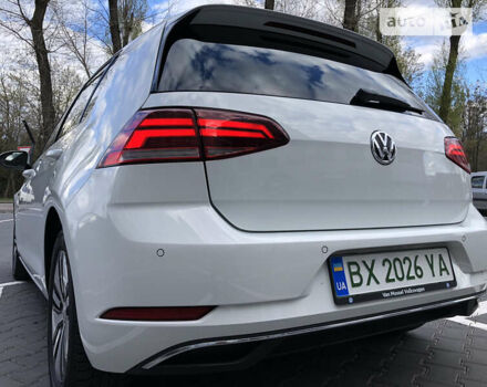 Белый Фольксваген e-Golf, объемом двигателя 0 л и пробегом 125 тыс. км за 14999 $, фото 19 на Automoto.ua