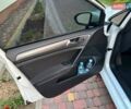 Белый Фольксваген e-Golf, объемом двигателя 0 л и пробегом 97 тыс. км за 15500 $, фото 16 на Automoto.ua