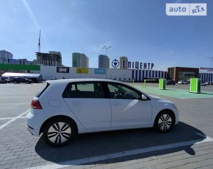 Белый Фольксваген e-Golf, объемом двигателя 0 л и пробегом 30 тыс. км за 17700 $, фото 5 на Automoto.ua