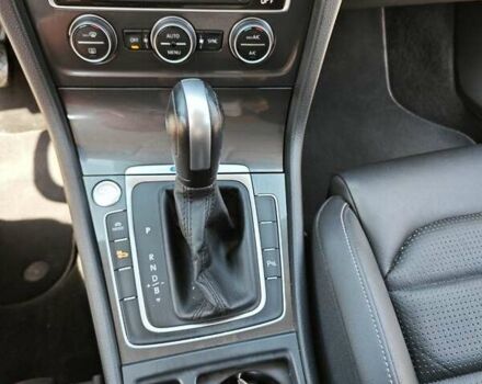 Белый Фольксваген e-Golf, объемом двигателя 0 л и пробегом 41 тыс. км за 18500 $, фото 7 на Automoto.ua