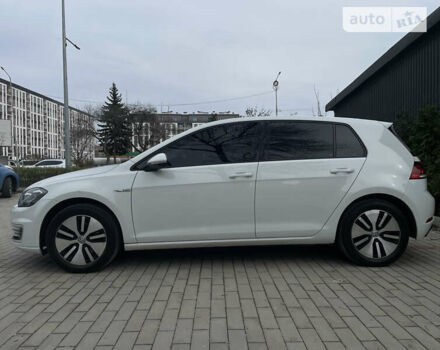 Белый Фольксваген e-Golf, объемом двигателя 0 л и пробегом 227 тыс. км за 13700 $, фото 4 на Automoto.ua