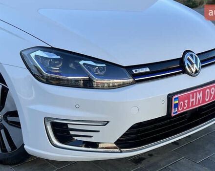 Белый Фольксваген e-Golf, объемом двигателя 0 л и пробегом 84 тыс. км за 13250 $, фото 24 на Automoto.ua