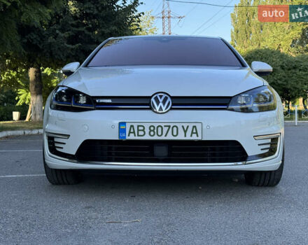 Белый Фольксваген e-Golf, объемом двигателя 0 л и пробегом 88 тыс. км за 15100 $, фото 3 на Automoto.ua