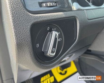 Білий Фольксваген e-Golf, об'ємом двигуна 36 л та пробігом 70 тис. км за 16590 $, фото 13 на Automoto.ua