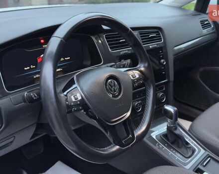Белый Фольксваген e-Golf, объемом двигателя 0 л и пробегом 88 тыс. км за 14500 $, фото 29 на Automoto.ua