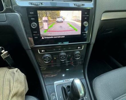 Білий Фольксваген e-Golf, об'ємом двигуна 0 л та пробігом 75 тис. км за 14650 $, фото 13 на Automoto.ua