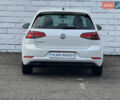 Белый Фольксваген e-Golf, объемом двигателя 0 л и пробегом 102 тыс. км за 13200 $, фото 12 на Automoto.ua