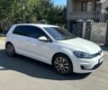 Белый Фольксваген e-Golf, объемом двигателя 0 л и пробегом 108 тыс. км за 15500 $, фото 2 на Automoto.ua