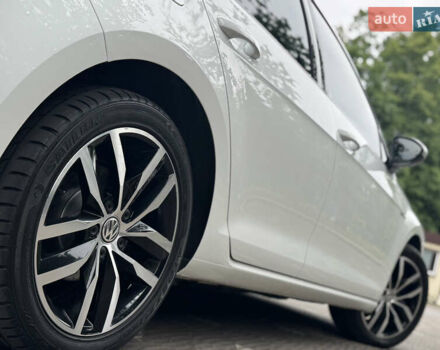 Белый Фольксваген e-Golf, объемом двигателя 0 л и пробегом 145 тыс. км за 14590 $, фото 25 на Automoto.ua