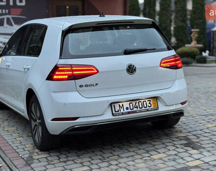 Белый Фольксваген e-Golf, объемом двигателя 0 л и пробегом 88 тыс. км за 14500 $, фото 10 на Automoto.ua