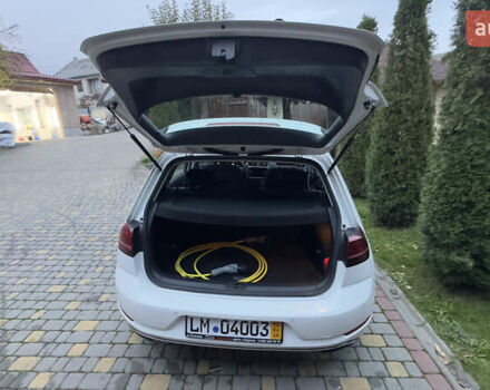 Белый Фольксваген e-Golf, объемом двигателя 0 л и пробегом 88 тыс. км за 14500 $, фото 38 на Automoto.ua
