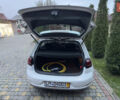 Белый Фольксваген e-Golf, объемом двигателя 0 л и пробегом 88 тыс. км за 14500 $, фото 38 на Automoto.ua